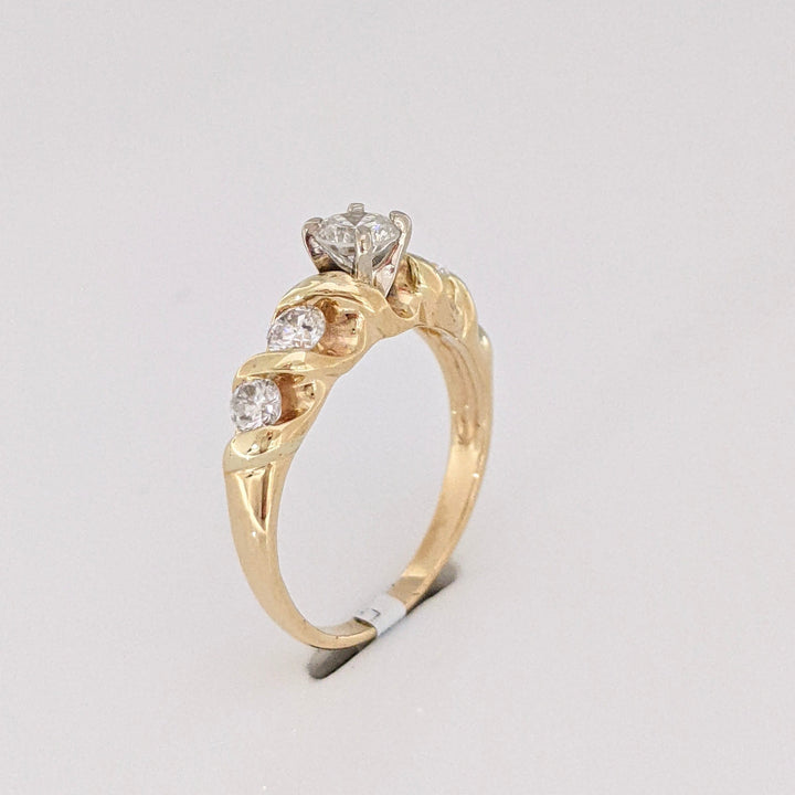 14K .63 CARAT TOTAL SI2-I1 I-J DIAMOND ROUND (5) SWIRL SIDES ESTATE RING 2.9 GRAMS