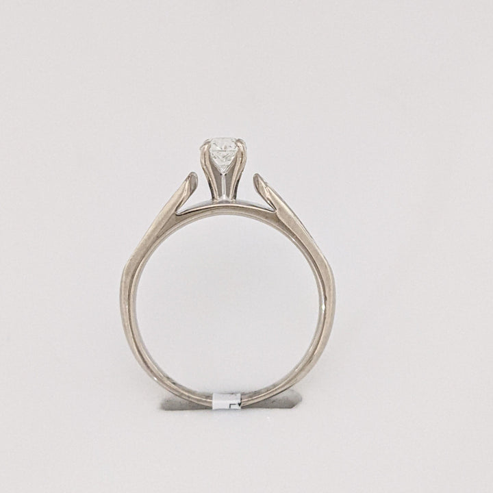 14K WHITE .26 CARAT TOTAL WEIGHT SI2 H DIAMOND ROUND (9) ESTATE RING 1.9 GRAMS