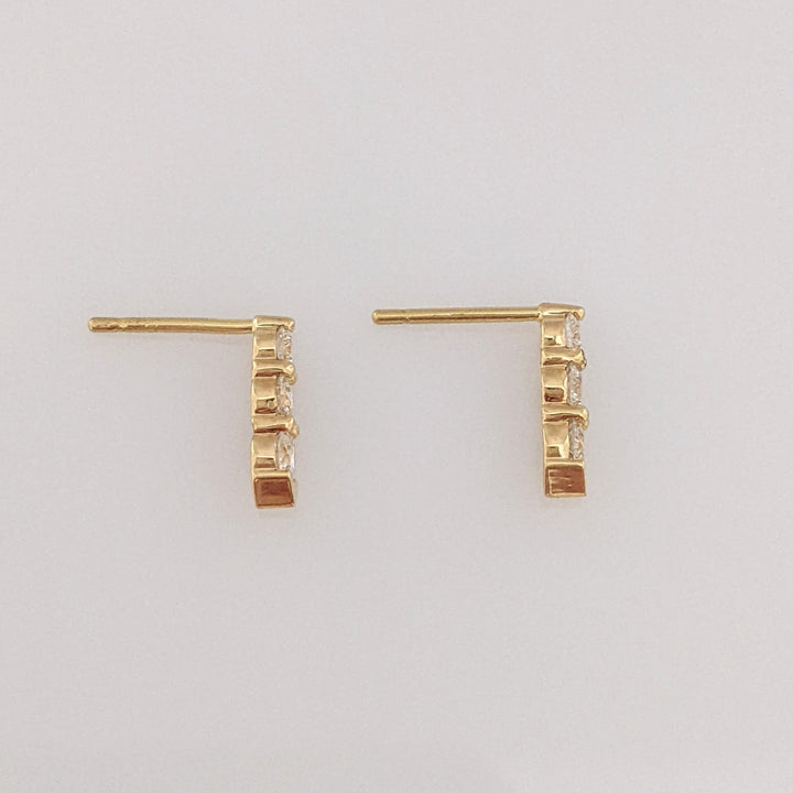 18K .64 CARAT TOTAL WEIGHT SI1 K DIAMOND ROUND (6) DROP ESTATE EARRINGS 1.5 GRAMS