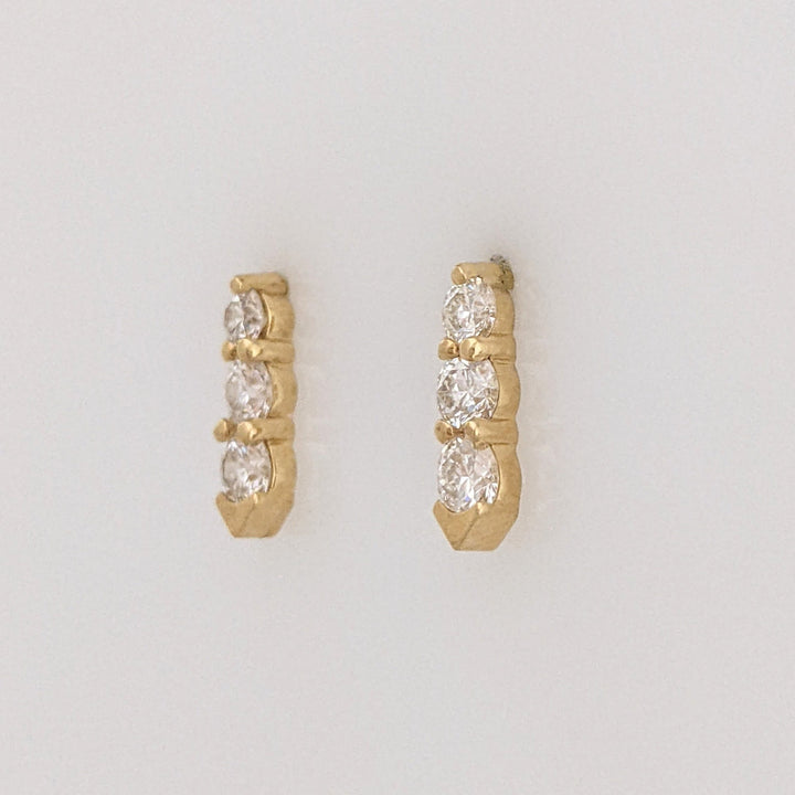 18K .64 CARAT TOTAL WEIGHT SI1 K DIAMOND ROUND (6) DROP ESTATE EARRINGS 1.5 GRAMS