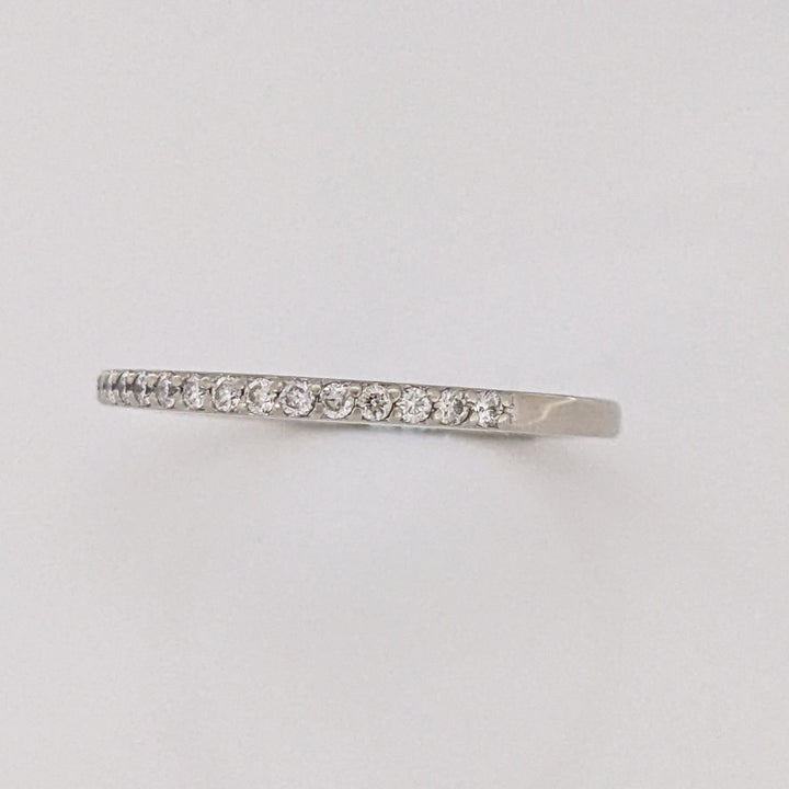 14K WHITE .15 CARAT TOTAL WEIGHT I1 H DIAMOND ROUND (16) PRONG-SET ESTATE BAND 1.6 GRAMS
