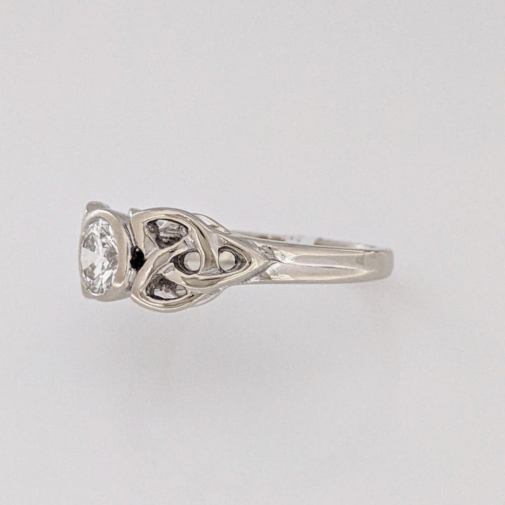 14K WHITE .60 CARAT TOTAL VS2 H DIAMOND ROUND BEZEL CELTIC STYLE ESTATE RING 4.2 GRAMS