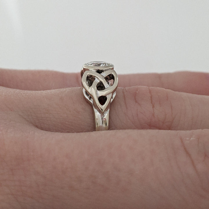 14K WHITE .60 CARAT TOTAL VS2 H DIAMOND ROUND BEZEL CELTIC STYLE ESTATE RING 4.2 GRAMS