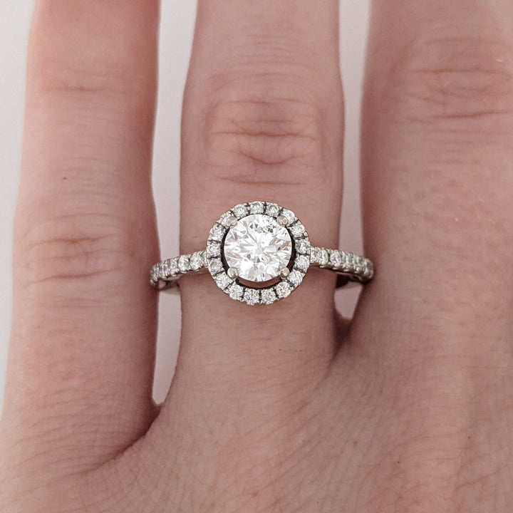 14K 1.11 CARAT TOTAL WEIGHT SI2 F DIAMOND ROUND (36) ESTATE HALO RING 3.0 GRAMS