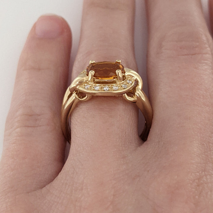 14K CITRINE OVAL 6X8 WITH (12) MELEE ESTATE RING 5.0 GRAMS