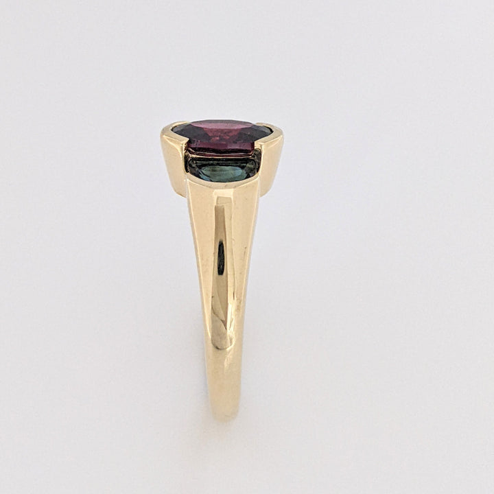 14K PINK TOURMALINE OVAL 6X8 WITH (2) HALF MOON BLUE TOURMALINE ESTATE RING 4.4 GRAMS