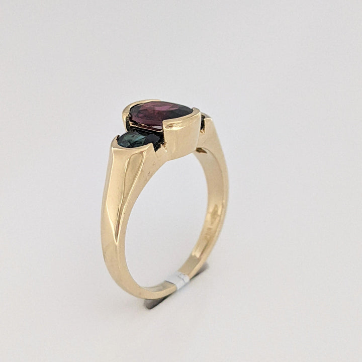 14K PINK TOURMALINE OVAL 6X8 WITH (2) HALF MOON BLUE TOURMALINE ESTATE RING 4.4 GRAMS