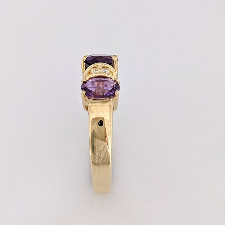 14K AMETHYST OVAL (1) 6X8 (2) 4X6 WITH (4) MELEE ESTATE RING 4.1 GRAMS