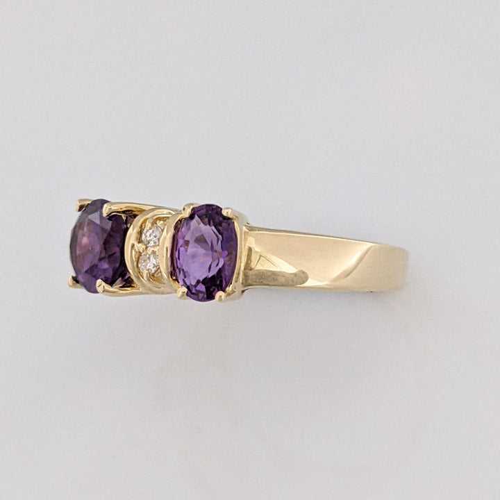 14K AMETHYST OVAL (1) 6X8 (2) 4X6 WITH (4) MELEE ESTATE RING 4.1 GRAMS