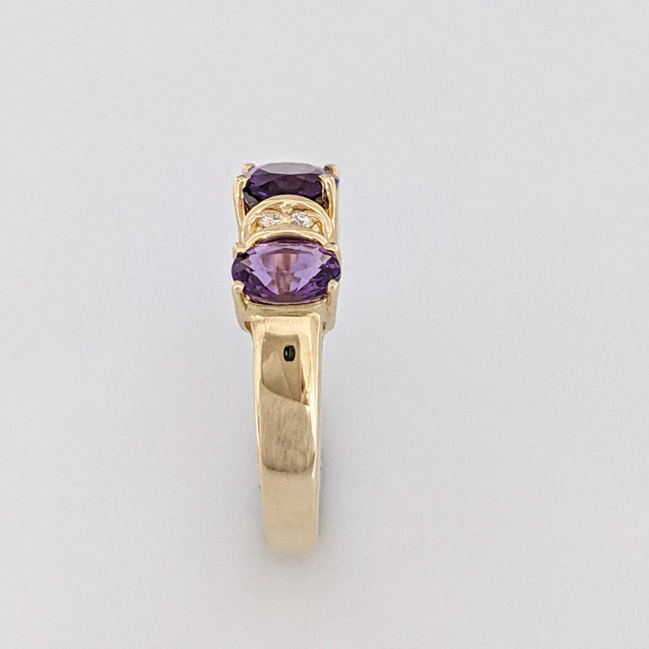 14K AMETHYST OVAL (1) 6X8 (2) 4X6 WITH (4) MELEE ESTATE RING 4.1 GRAMS