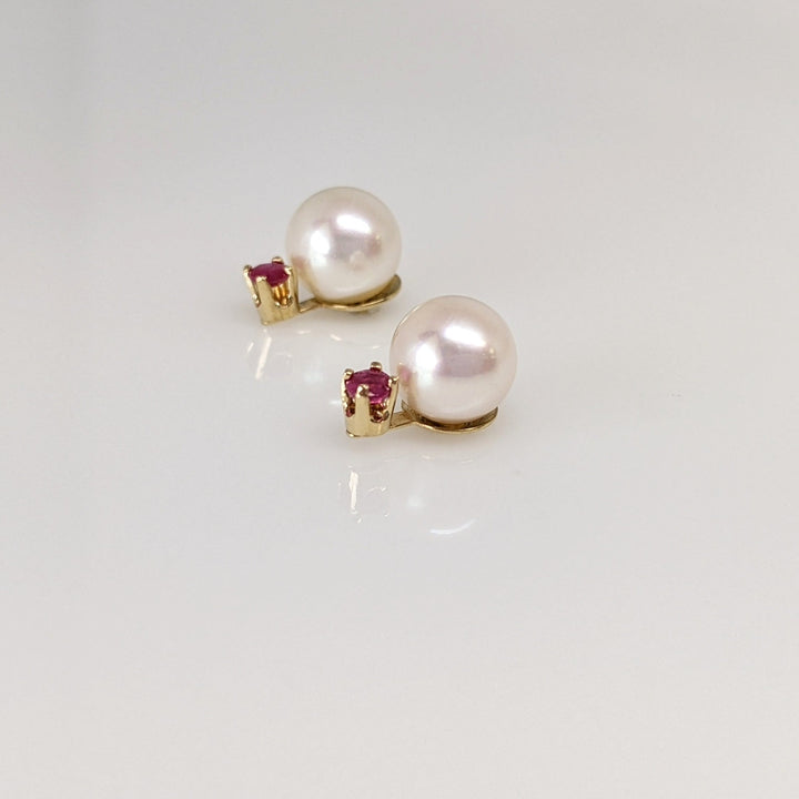 14K PEARL ROUND 7MM WITH 2.5MM RUBY ROUND ESTATE EARRINGS 1.5 GRAMS