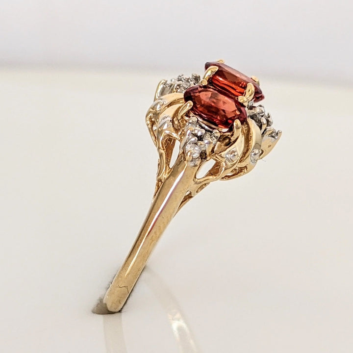 14K LAB CREATED SAPPHIRE ORANGE SAPPHIRE OVAL (3) WITH (12) MELEE ESTATE RING 3.8 GRAMS