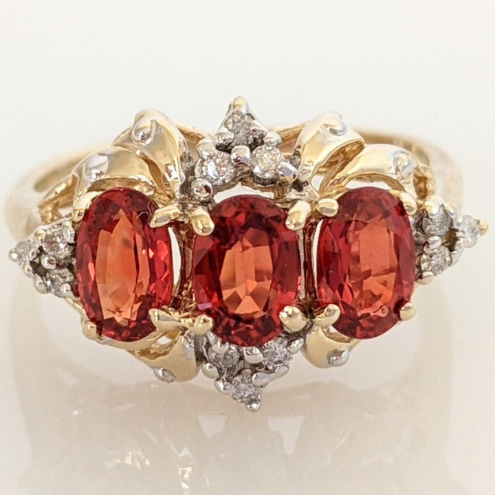 14K LAB CREATED SAPPHIRE ORANGE SAPPHIRE OVAL (3) WITH (12) MELEE ESTATE RING 3.8 GRAMS