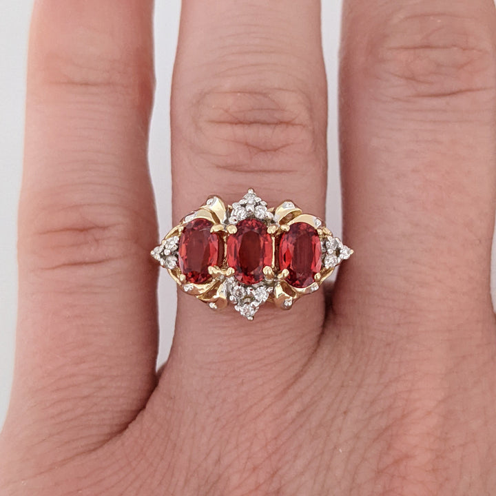 14K LAB CREATED SAPPHIRE ORANGE SAPPHIRE OVAL (3) WITH (12) MELEE ESTATE RING 3.8 GRAMS