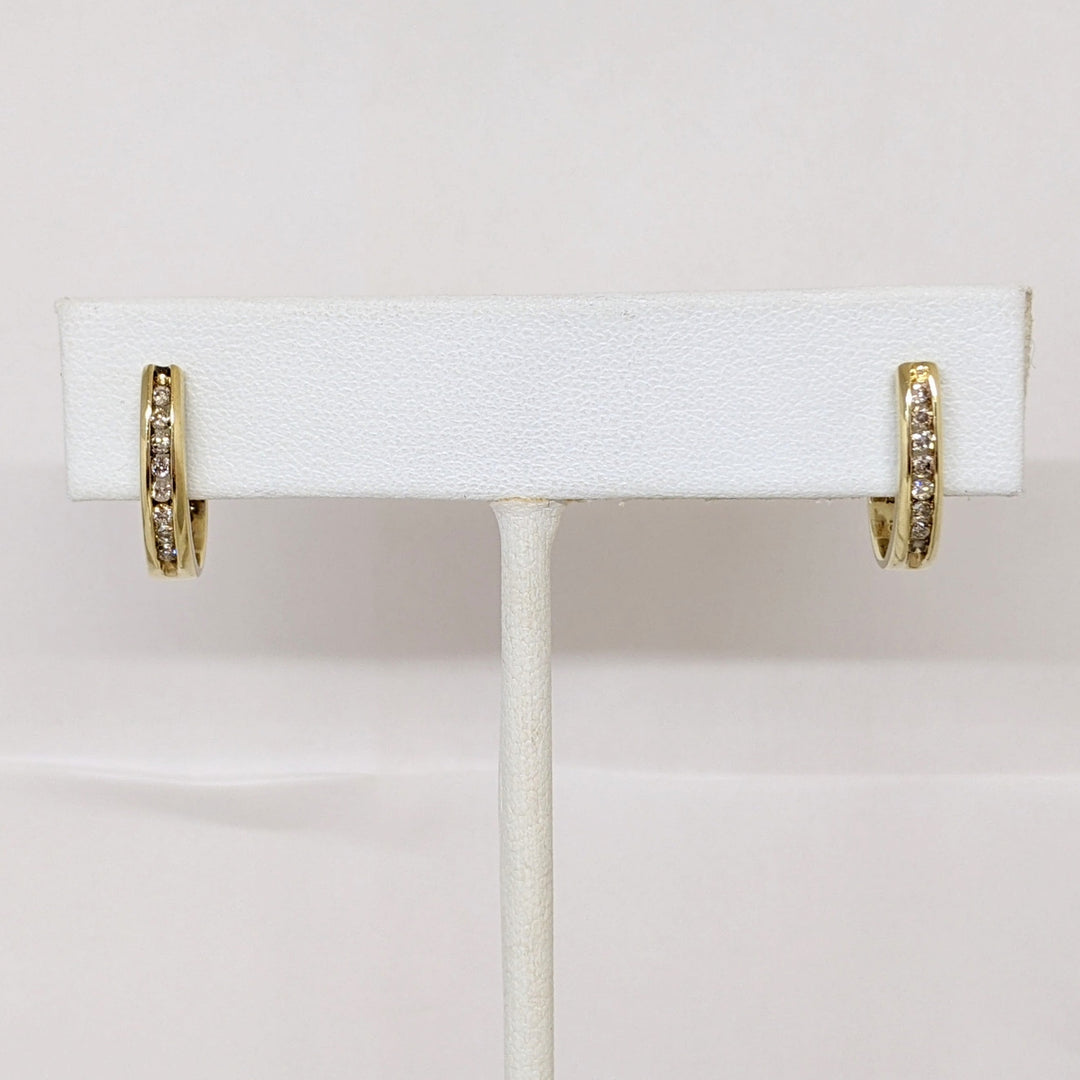 10K .24 CARAT TOTAL WEIGHT I1 P DIAMOND ROUND (16) CHANNEL SET J HOOP ESTATE EARRINGS 2.5 GRAMS