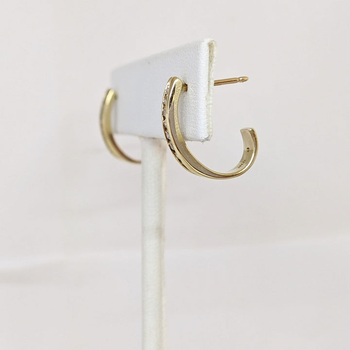 10K .24 CARAT TOTAL WEIGHT I1 P DIAMOND ROUND (16) CHANNEL SET J HOOP ESTATE EARRINGS 2.5 GRAMS