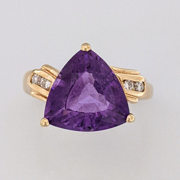14K AMETHYST TRILLION 12MM WITH (4) MELEE ESTATE RING 4.2 GRAMS
