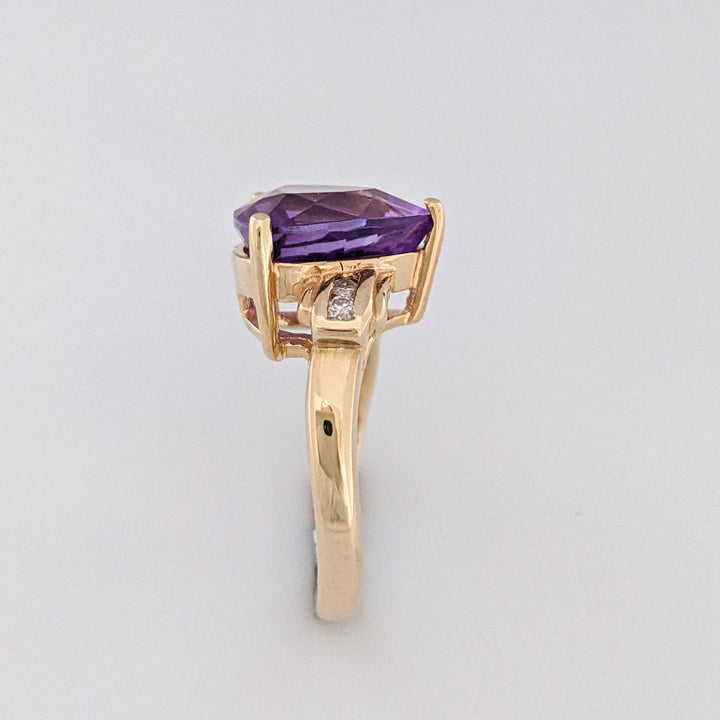 14K AMETHYST TRILLION 12MM WITH (4) MELEE ESTATE RING 4.2 GRAMS
