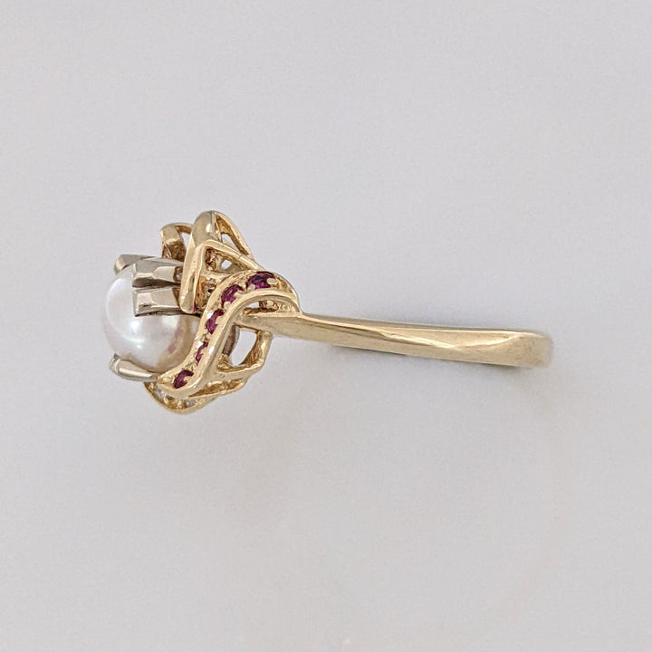 14K PEARL ROUND 6MM WITH (10) RUBY AND (6) MELEE ESTATE RING 3.0 GRAMS