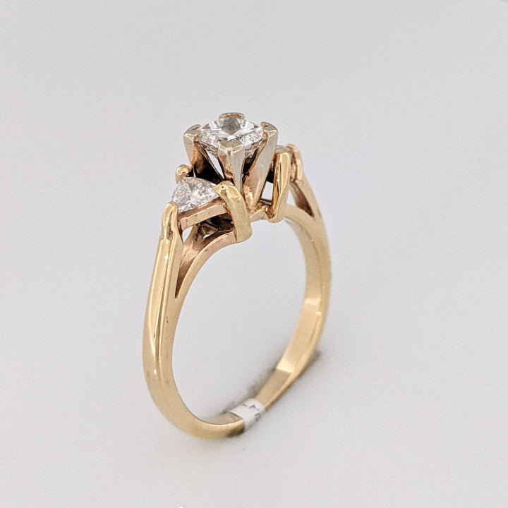 14K .77 CARAT TOTAL WEIGHT VS H DIAMOND PRINCESS CUT WITH (2) TRILLION TRINITY ESTATE RING