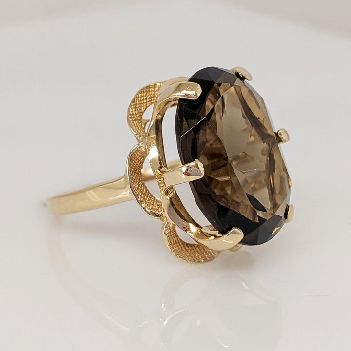 10K SMOKEY QUARTZ OVAL 13X18 WITH SCALLOPED TRIM ESTATE RING 6.4 GRAMS