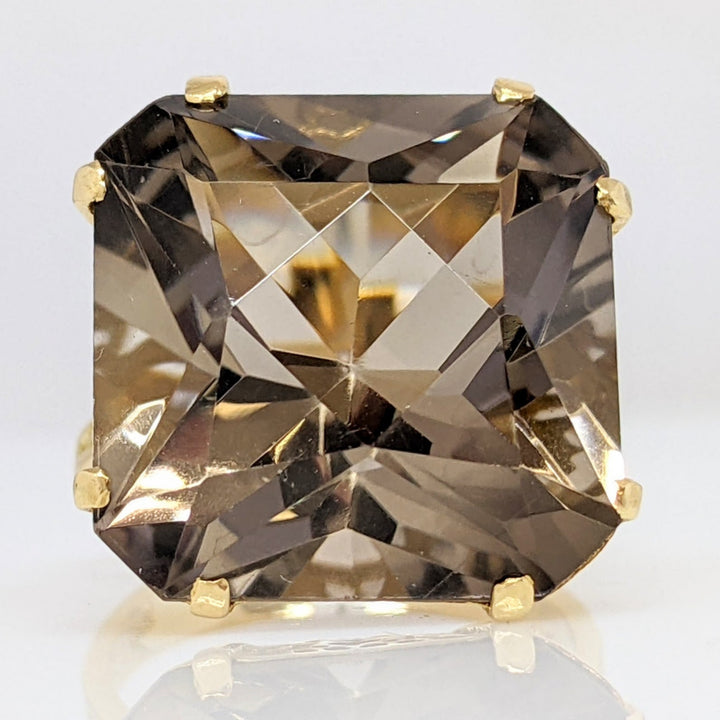 18K SMOKEY QUARTZ CUSHION 18MM ESTATE RING 10.5 GRAMS
