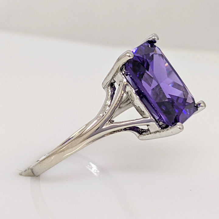 10K WHITE PURPLE GLASS EMERALD CUT 10X12 ESTATE RING 4.4 GRAMS
