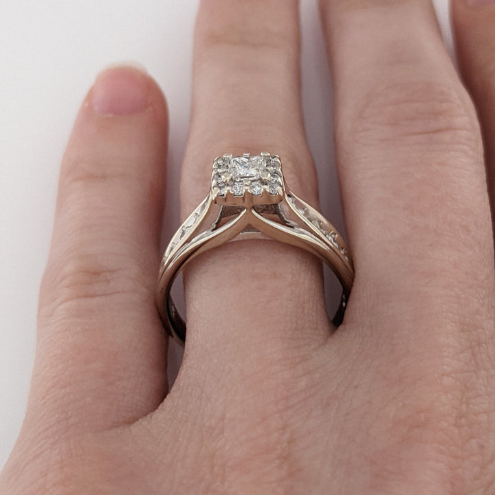 14K WHITE .56 CARAT TOTAL WEIGHT I1 I DIAMOND PRINCESS CUT WITH (22) ROUND ESTATE RING 4.0 GRAMS