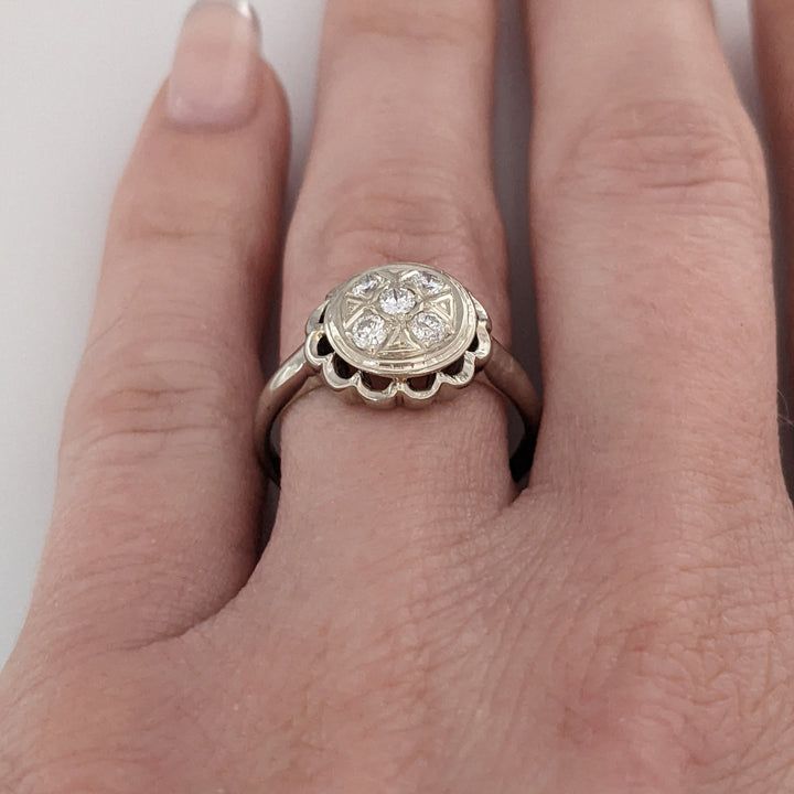 10K WHITE .22 CARAT TOTAL WEIGHT I1 H DIAMOND ROUND (5) CIRCLE CLUSTER ESTATE RING 2.7 GRAMS