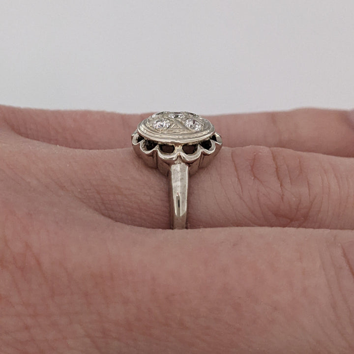 10K WHITE .22 CARAT TOTAL WEIGHT I1 H DIAMOND ROUND (5) CIRCLE CLUSTER ESTATE RING 2.7 GRAMS