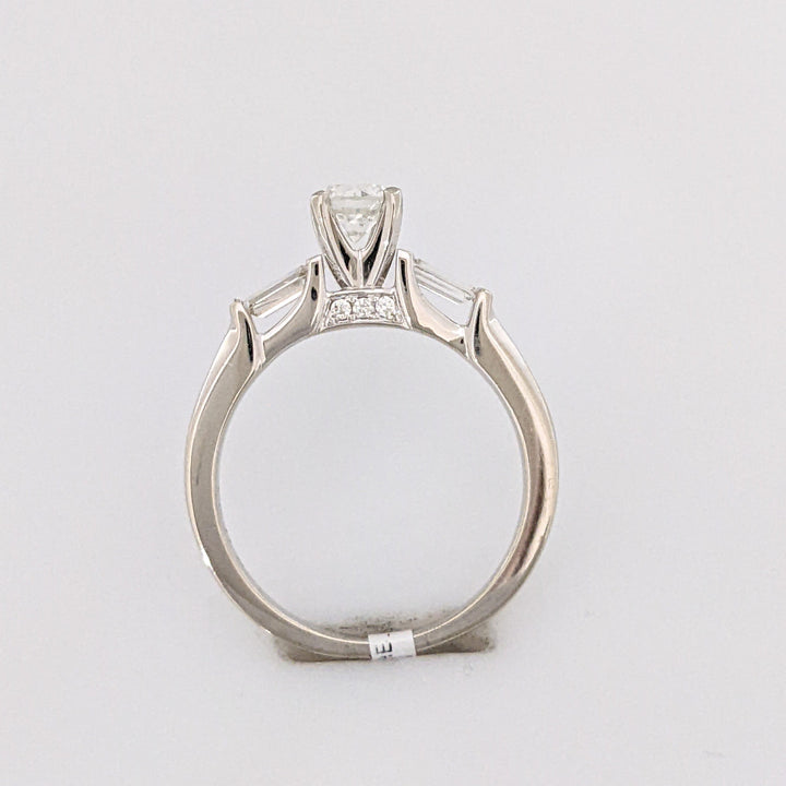 14K WHITE .63 CARAT TOTAL WEIGHT SI2 G DIAMOND ROUND (7) BAGUETTE (2) ESTATE RING 3.3 GRAMS