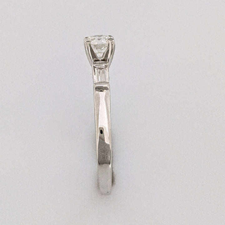14K WHITE .63 CARAT TOTAL WEIGHT SI2 G DIAMOND ROUND (7) BAGUETTE (2) ESTATE RING 3.3 GRAMS