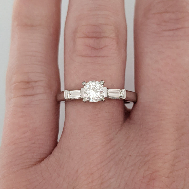 14K WHITE .63 CARAT TOTAL WEIGHT SI2 G DIAMOND ROUND (7) BAGUETTE (2) ESTATE RING 3.3 GRAMS