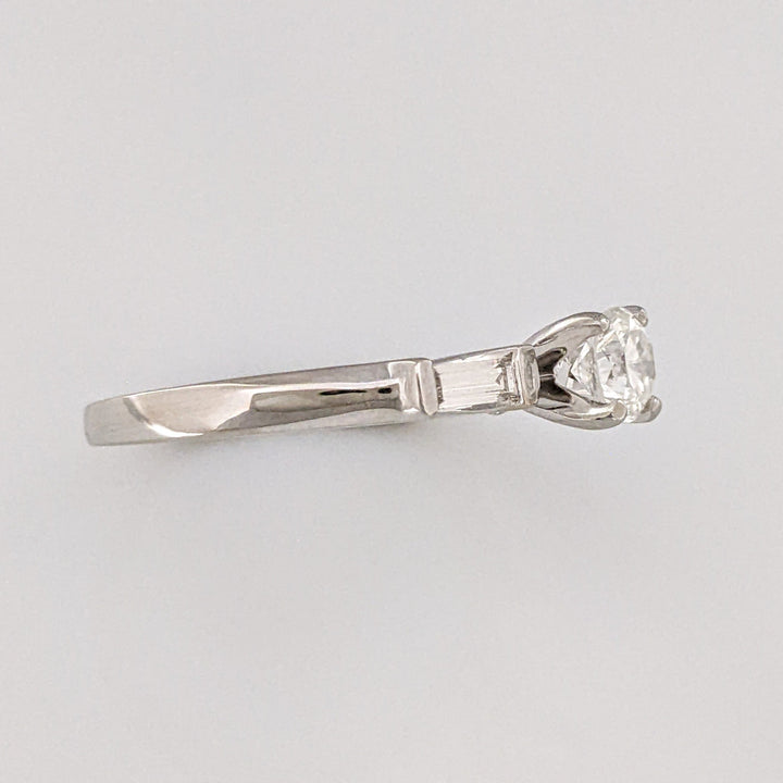 14K WHITE .63 CARAT TOTAL WEIGHT SI2 G DIAMOND ROUND (7) BAGUETTE (2) ESTATE RING 3.3 GRAMS