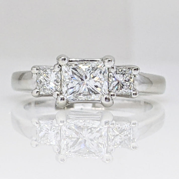14K WHITE 1.04 CARAT TOTAL WEIGHT VS2 G DIAMOND PRINCESS CUT (3) ESTATE RING 4.4 GRAMS