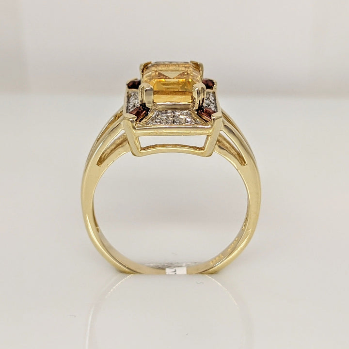 10K CITRINE EMERALD CUT 6X8 WITH (4) GARNET BAGUETTE AND (10) MELEE ESTATE RING 3.1 GRAMS