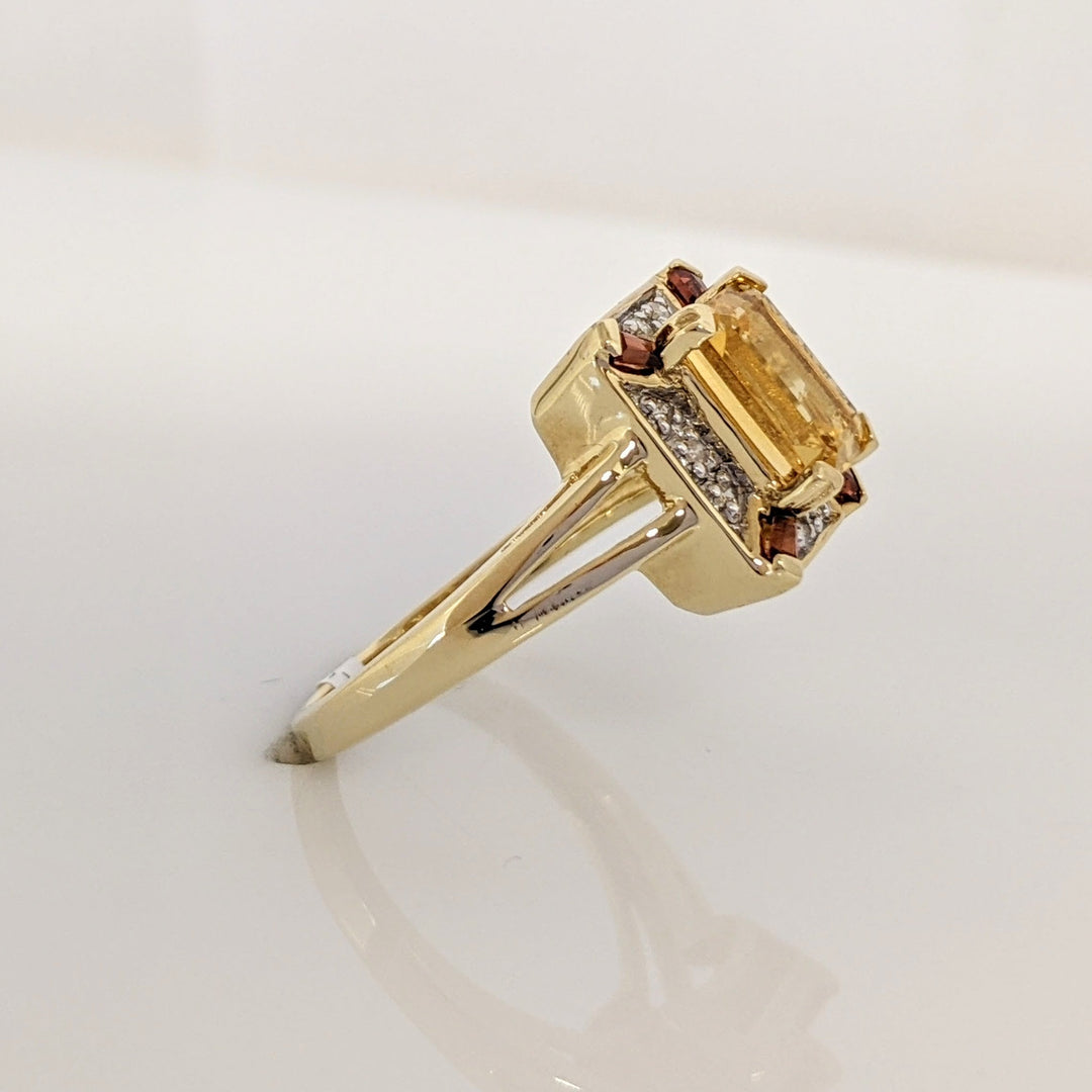 10K CITRINE EMERALD CUT 6X8 WITH (4) GARNET BAGUETTE AND (10) MELEE ESTATE RING 3.1 GRAMS