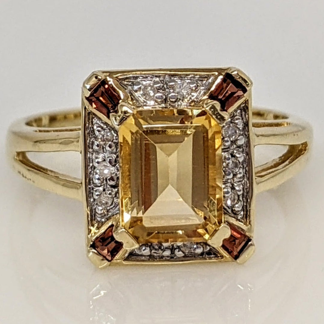 10K CITRINE EMERALD CUT 6X8 WITH (4) GARNET BAGUETTE AND (10) MELEE ESTATE RING 3.1 GRAMS