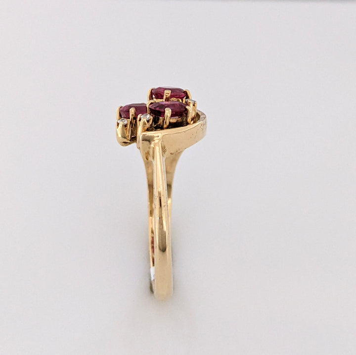 14K RUBY OVAL 3X4 (3) WITH (3) MELEE ESTATE RING 3.4 GRAMS