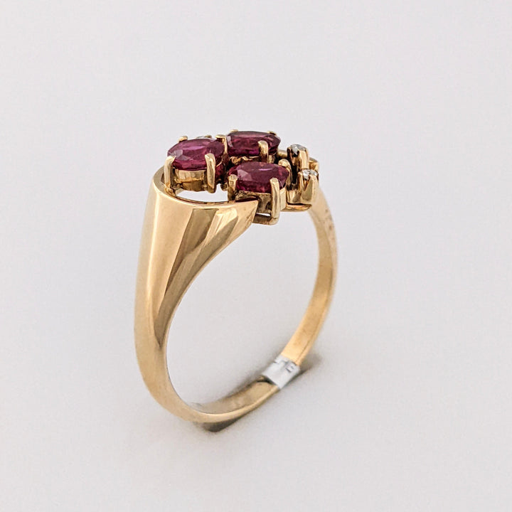 14K RUBY OVAL 3X4 (3) WITH (3) MELEE ESTATE RING 3.4 GRAMS