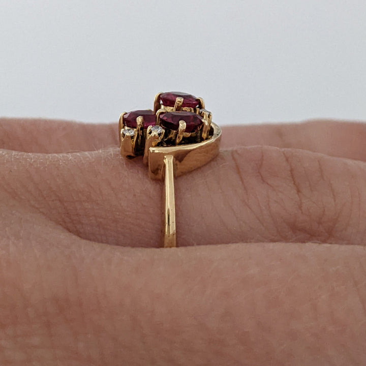 14K RUBY OVAL 3X4 (3) WITH (3) MELEE ESTATE RING 3.4 GRAMS