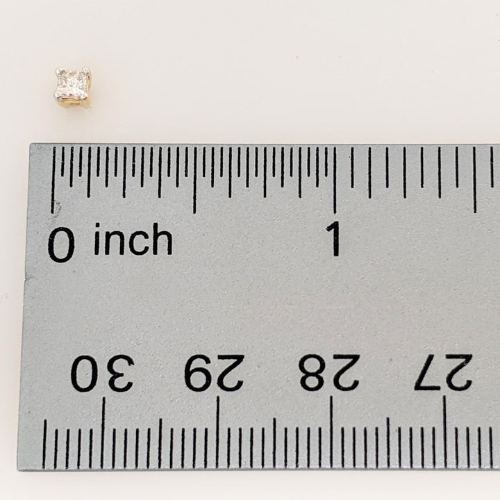 14K .24 CARAT TOTAL WEIGHT SI2-I1 J DIAMOND PRINCESS CUT (2) ESTATE STUD EARRINGS 0.5 GRAMS
