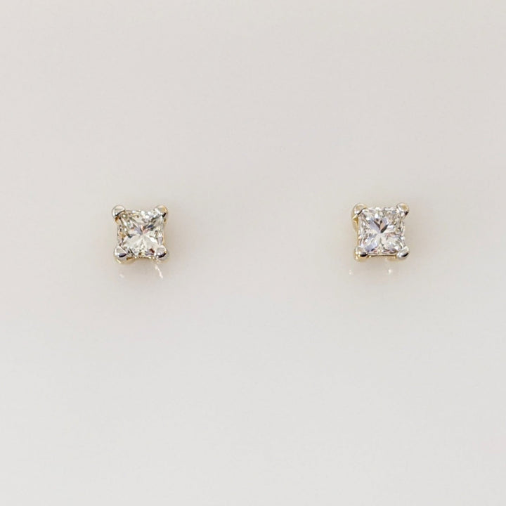 14K .24 CARAT TOTAL WEIGHT SI2-I1 J DIAMOND PRINCESS CUT (2) ESTATE STUD EARRINGS 0.5 GRAMS