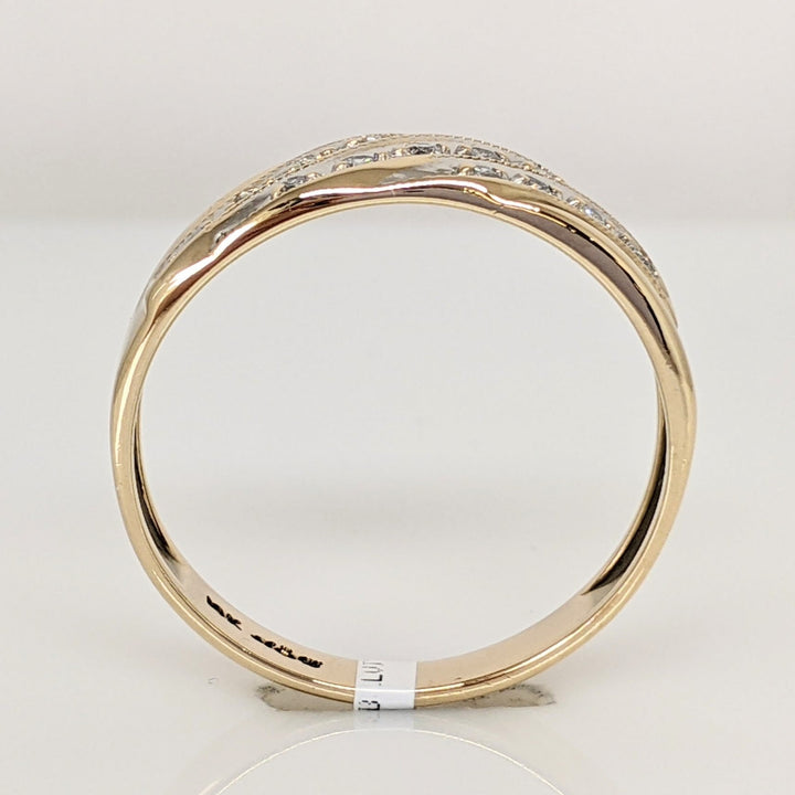10K .20 CARAT TOTAL WEIGHT I1 I DIAMOND ROUND (13) 3-ROW ESTATE BAND 3.5 GRAMS
