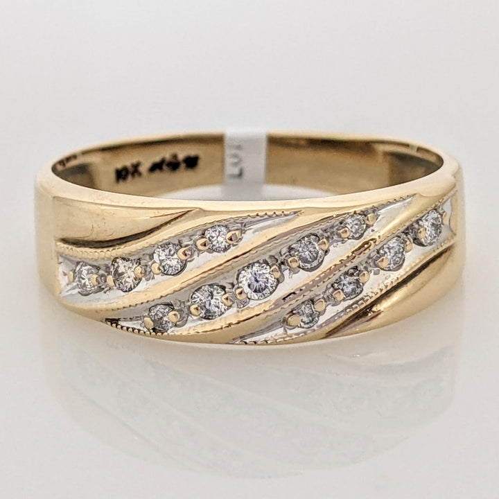 10K .20 CARAT TOTAL WEIGHT I1 I DIAMOND ROUND (13) 3-ROW ESTATE BAND 3.5 GRAMS