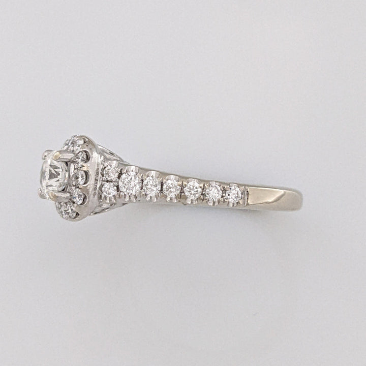 14K WHITE .70 CARAT TOTAL WEIGHT I1 H DIAMOND ROUND (29) ESTATE HALO RING 3.5 GRAMS