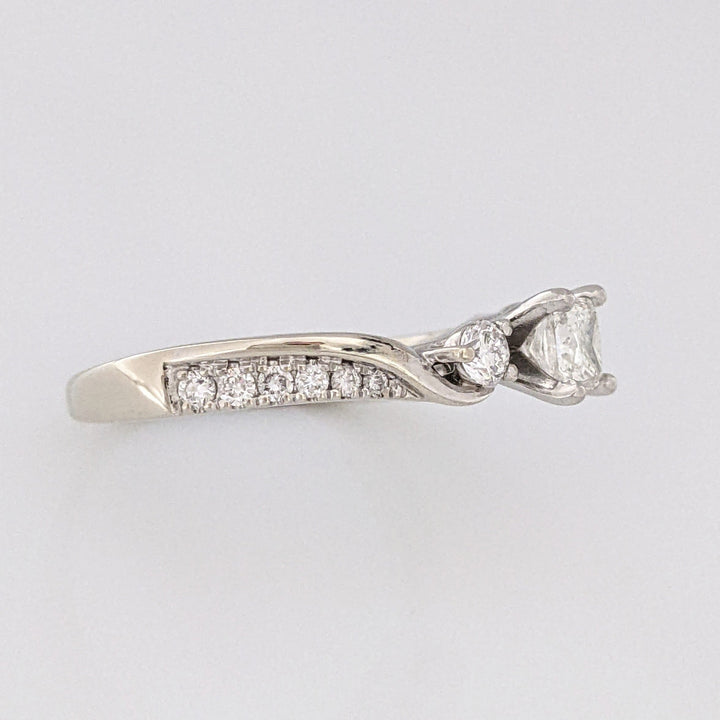 14K WHITE .74 CARAT TOTAL WEIGHT I1 I DIAMOND ROUND (15) ESTATE RING 3.7 GRAMS