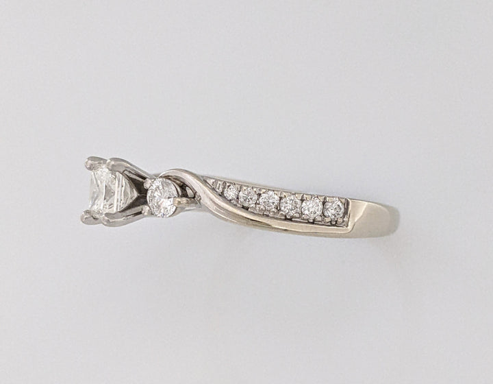 14K WHITE .74 CARAT TOTAL WEIGHT I1 I DIAMOND ROUND (15) ESTATE RING 3.7 GRAMS