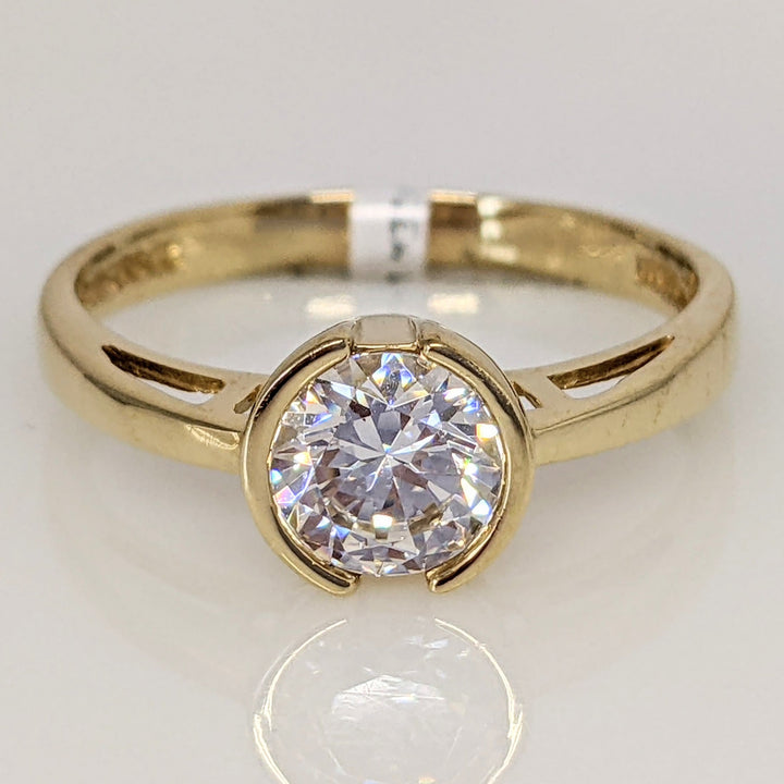 14K CUBIC ZIRCONIA 6.5MM HALF BEZEL ESTATE RING 2.2 GRAMS
