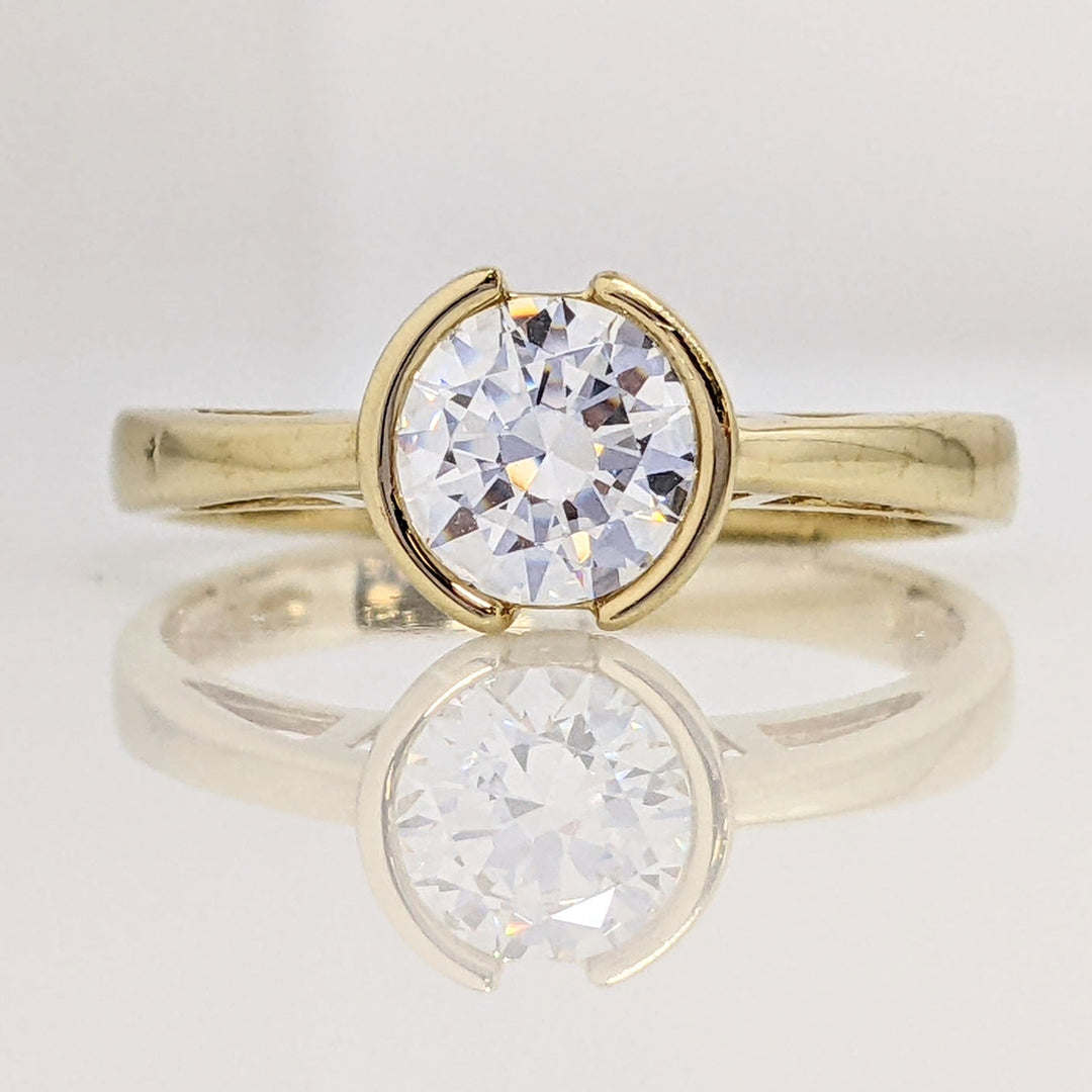 14K CUBIC ZIRCONIA 6.5MM HALF BEZEL ESTATE RING 2.2 GRAMS